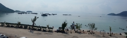 Pantai Ringgung dan Pulau Pasir Timbul