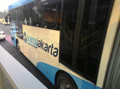 Sensasi Naik Bus Scania, Transjakarta Edisi Terbaru