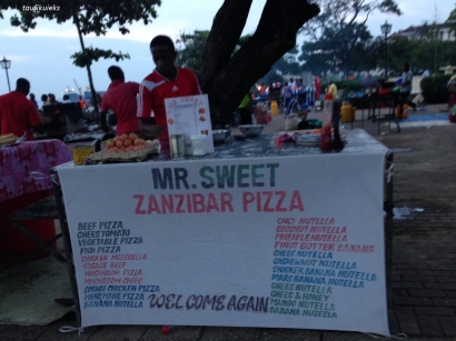 Pizza Zanzibar, Kebab Suriah, dan Kelapa Muda di Forodhani Garden