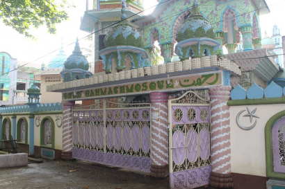 Naik Ojeg Sepeda ke Masjid Fantasi di Dala - Yangon