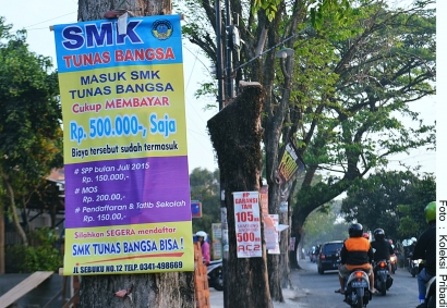 Pohon Jadi Tumbal Promosi di Kota Malang