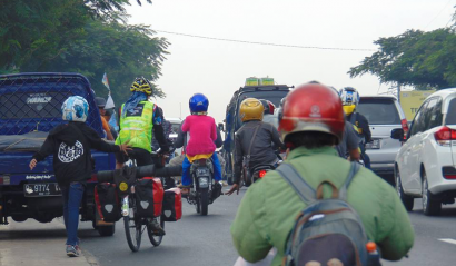 Menakar Hak Pesepeda di Jalan Raya