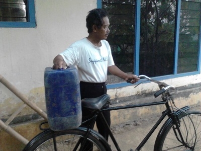 Lampung Timur Kekeringan, Masyarakat Ngangsu Mencari Air Bersih