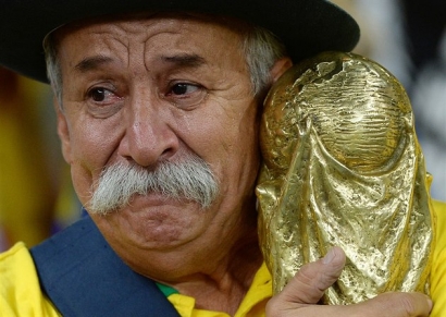 Fans Legendaris Brasil Tutup Usia