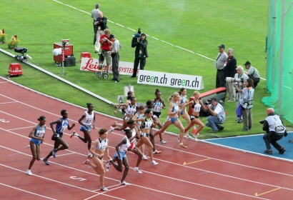 Menyaksikan Lomba Atletik Liga Emas IAAF di Stadion  Weltklassse, Zurich