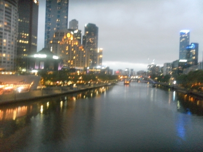 Melbourne di Waktu Malam