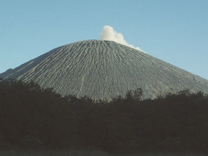 Mahameru Sang Atap Pulau Jawa