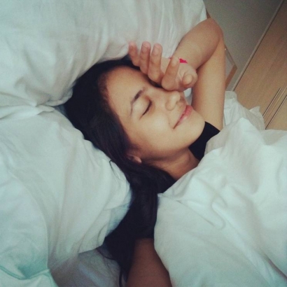 Kumpulan Foto Sexy Pevita Pearce di Tempat Tidur Terbaru