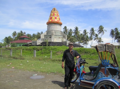 Tugu  “Teuku Umar” dan Becak Aceh  (Catatan Perjalanan Nostalgia ke Meulaboh)