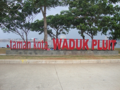 Ahok, Waduk Pluit, dan Impian Jakarta World Class City