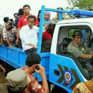 Pak Jokowi Pencitraanmu Bikin Meriang