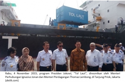 Mempertanyakan Efektivitas Tol Laut Jokowi