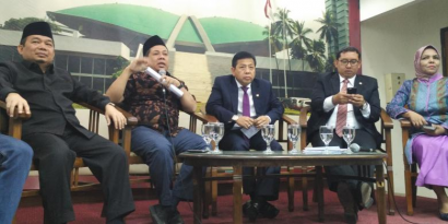 Setya Novanto Lengser: Fadel Muhammad Ketua DPR, "The Lame Duck" Fahri Hamzah Tersingkir