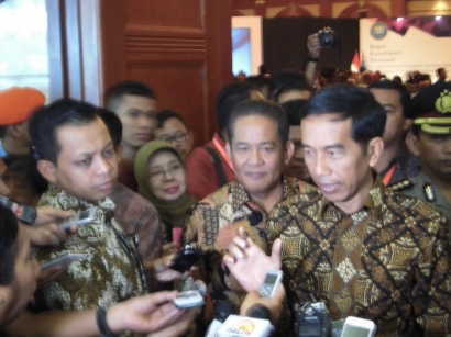 Bisakah Jokowi Menjelma Jadi Harry Potter?