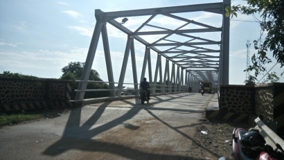 Jembatan Ambawang, Tempat Sampah di Perbatasan