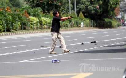 Adu Tembak Polisi dan Teroris di Sarinah Seperti dalam Film Action