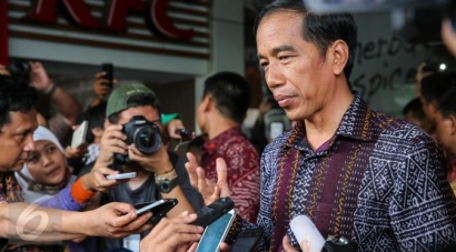 Kain Tenun Flores, Bom Sarinah dan Pesan Tersirat ‘Blusukan’ Jokowi