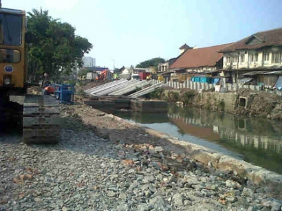 Kampung Pulo akan Segera Dibangun Dua Pintu Air