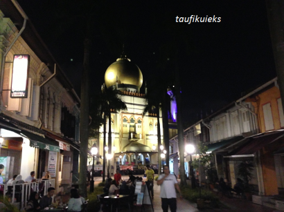 Pengemis dan Masjid Sultan di Singapura
