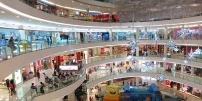 Mewaspadai Dampak Wisata Mall pada Anak