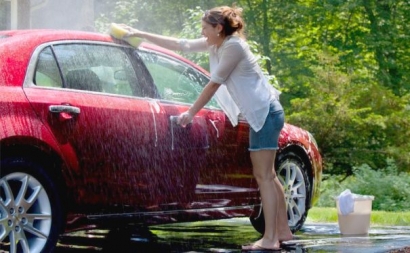 Jangan Malas Cuci Mobil di Musim Hujan