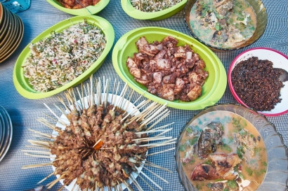 [KPK]  Menikmati Hidangan Sea Food dari Penduduk Asli Selayar di Kecamatan Taliwang