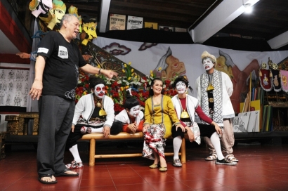 Semar Gugat, Teater Koma Kembali Menggugat Korupsi