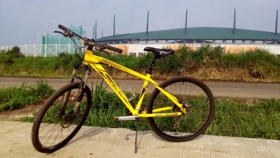 Mengejar Sehat, Rasa Senang & Inpirasi Bersama “Si Koening” Sepeda Wimcycle