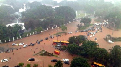 Banjir Jakarta Bukan Sabotase, tapi Keniscayaan