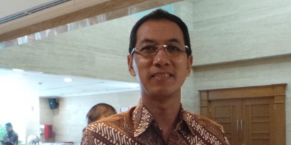 Setengah Hari Bersama Om Heru, Calon Wakil Gubernur Ahok (2017-2022)