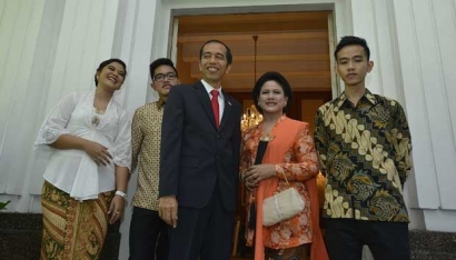 Antara Jokowi, Ridwan Kamil, dan Mantannya