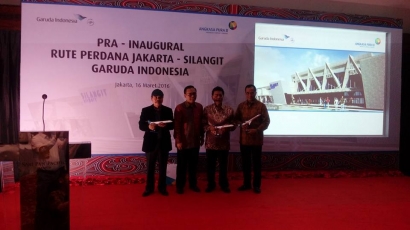 Jokowi Wujudkan Mimpi Orang Batak! Garuda Indonesia Terbang dari Jakarta Ke Silangit