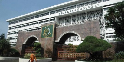 Bobroknya Kinerja Kejagung Bikin Kacau Hukum Indonesia