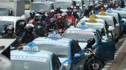 Arem-arem, Demo Taksi dan 5 Faktor yang Mempengaruhi Pola Memilih Taksi