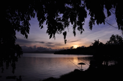 Menjemput Senja di Danau Tondano