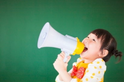 Cara Ampuh Bangun Keberanian Berbahasa Inggris Anak