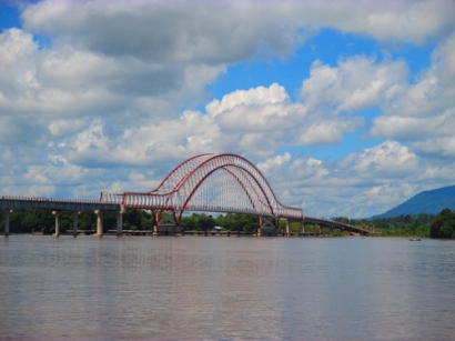 Jembatan Kapuas Tayan: Icon Baru Kalimantan Barat Penghubung Trans Kalimantan