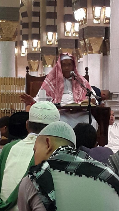 Membanggakan, Ada Dai Indonesia di Masjid Nabawi Madinah