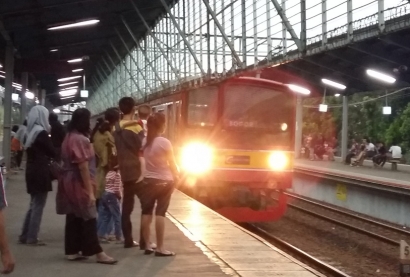 Commuter Line Menjadi Andalan Keluarga untuk Wisata Ketika Weekend
