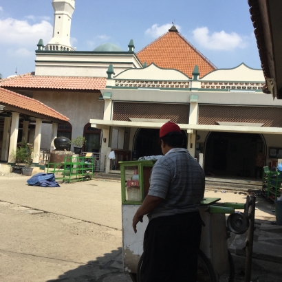 Khotbah Jum'at Masjid Luar Batang Jauh dari Suara Gendang