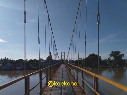 [Wisata Banua] Jembatan Gantung Tandipah, Mengantarku Pulang dari Pasar Terapung Lok Baintan