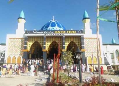 Masjid Islamic Centre "Dato Tiro" Bulukumba