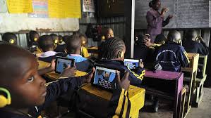 (Friday Ideas-14) Anak di Kenya Sekolah Pakai Gadget, Kita Kapan?
