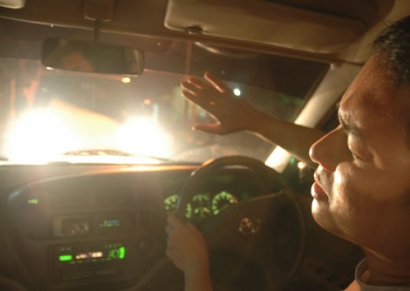 Etika Penggunaan Lampu Jarak Jauh pada Kendaraan Bermotor