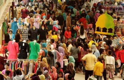 Bulan Ramadhan: Ajang menjadi Masyarakat Konsumerisme yang Shaleh