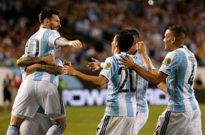 Ayo Kita Bantu Lionel Messi, Argentina!