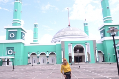 Berwisata di Masjid Nuansa Hijau, Masjid Keren di Indonesia