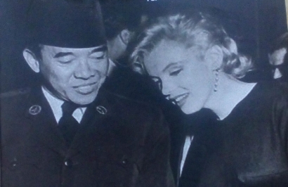 Andaikan Soekarno jadi Menikahi Marilyn Monroe