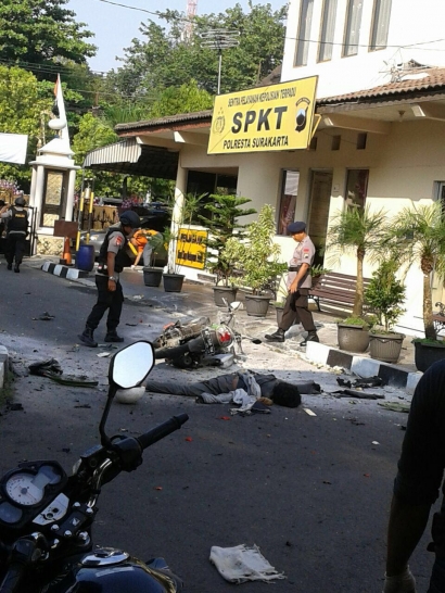 Bom Bunuh Diri Polresta Surakarta dan Lemahnya Fungsi Intelkam Polri