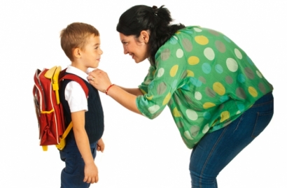 Hari Pertama Sekolah, Mengantar Anak dengan Semangat dan Kasih Sayang